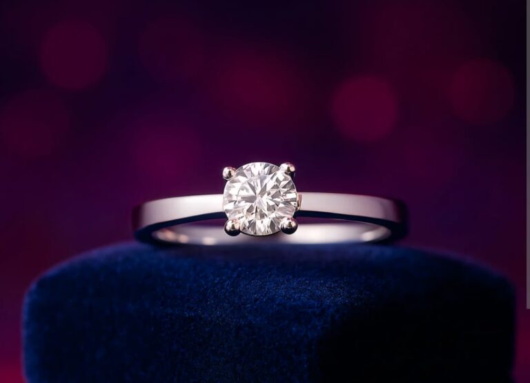 Anillos de Compromiso con Un Diamante